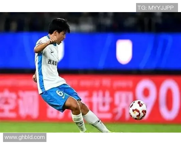 徐彬精彩抢断助力球队逆转青岛西海岸展现出色防守实力